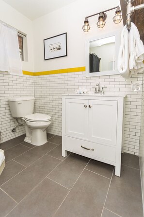 King Studio | Bathroom | Towels