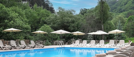 Indoor pool, 2 outdoor pools, open 10 AM to 9:00 PM, free cabanas