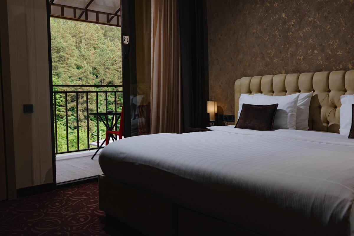 Superior kamer, 1 kingsize bed, niet-roken | Luxe beddengoed, Select Comfort-bedden, een kluis op de kamer