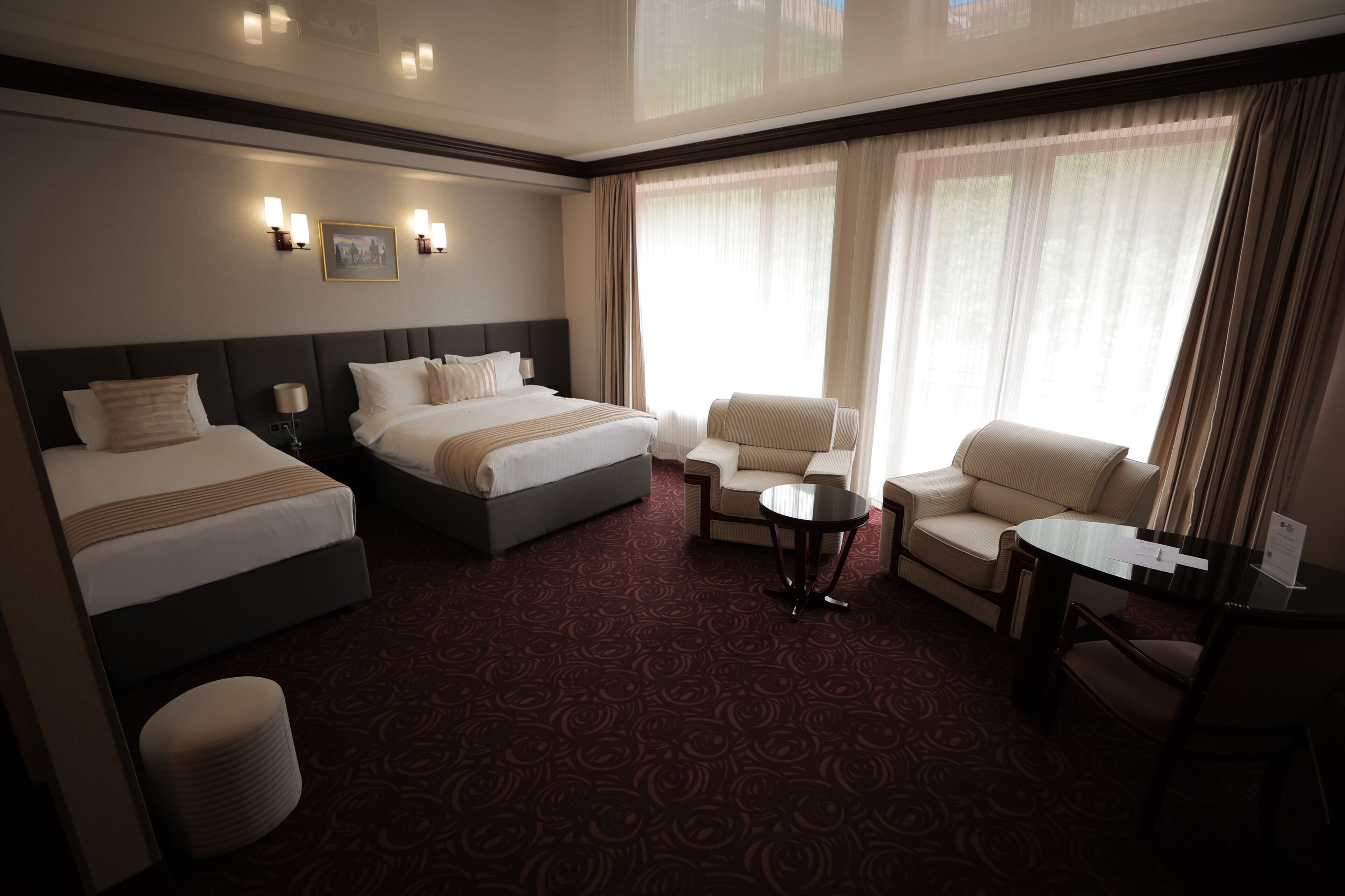 Kamar Deluks, 1 Tempat Tidur King, Bebas Asap Rokok, pemandangan gunung | Seprai premium, tempat tidur Select Comfort, dan brankas