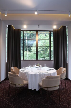 3 Restaurants, Frühstück, Mittagessen, Abendessen, internationale Küche