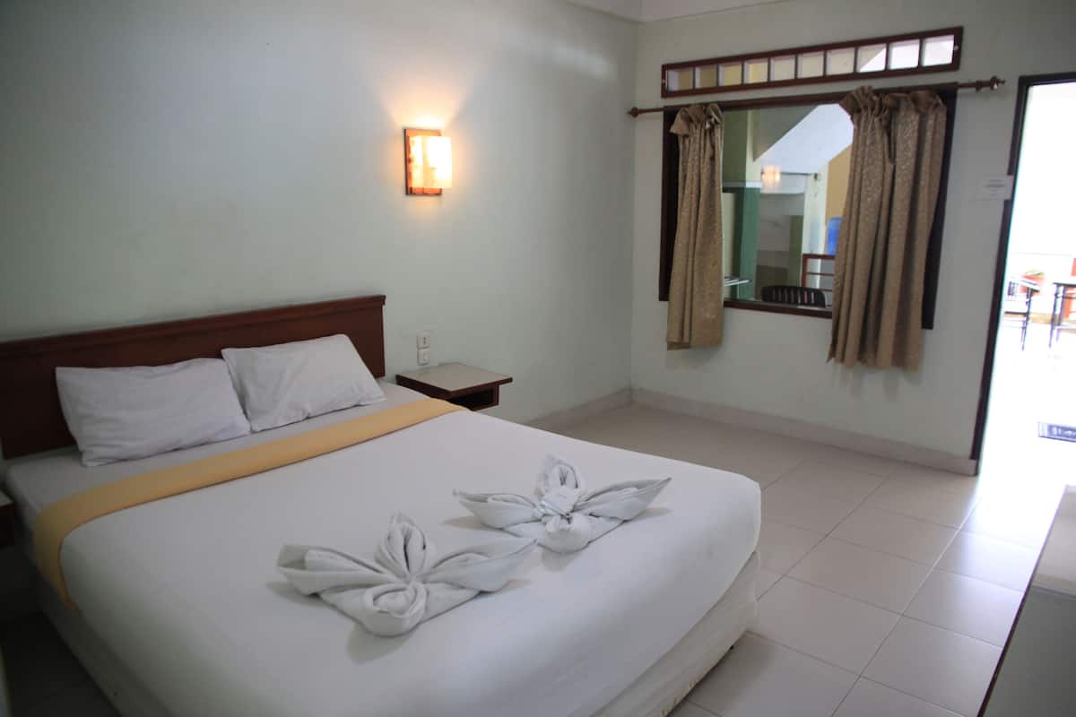 Panoramic Double Room, 1 Queen Bed, Private Bathroom, Lake View | Egyptian cotton sheets, premium bedding, desk, free WiFi