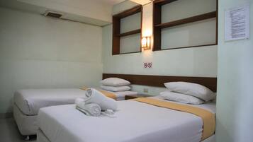 Egyptian cotton sheets, premium bedding, desk, free WiFi