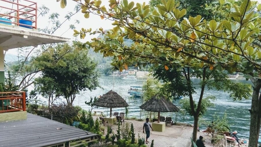 Pandu Lakeside Hotel Parapat - Toba Lake