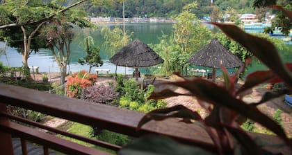 Pandu Lakeside Hotel Parapat - Toba Lake