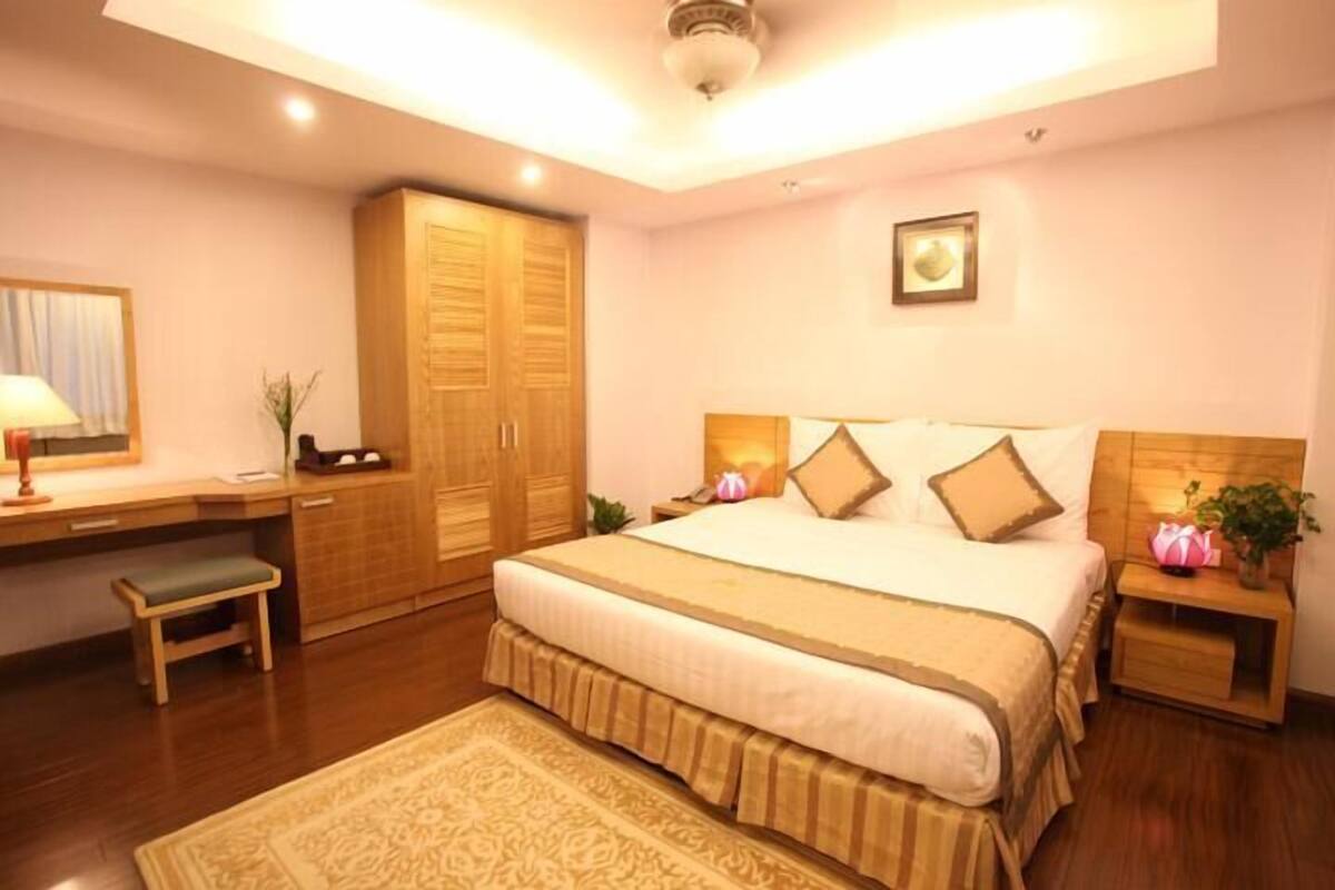 Suite | Minibar, desk, free WiFi