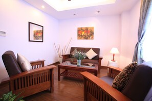 Senior-suite, 1 kingsize-seng | Oppholdsrom