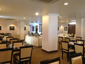 Se sirven desayunos, comidas y cenas 