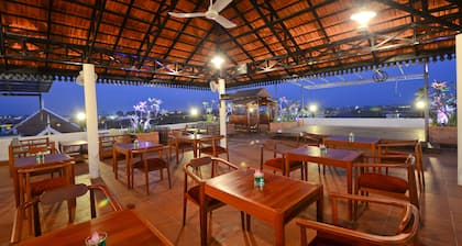 Royal Crown Hotel & Spa