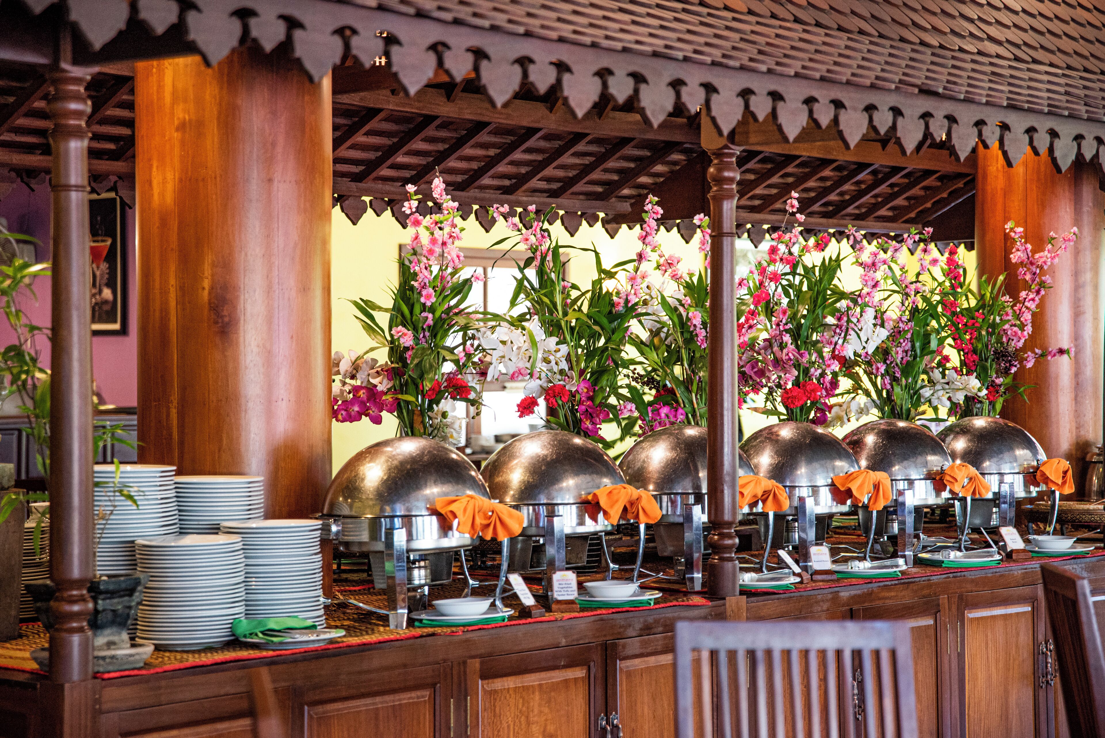 daily buffet breakfast (usd 7 per person)