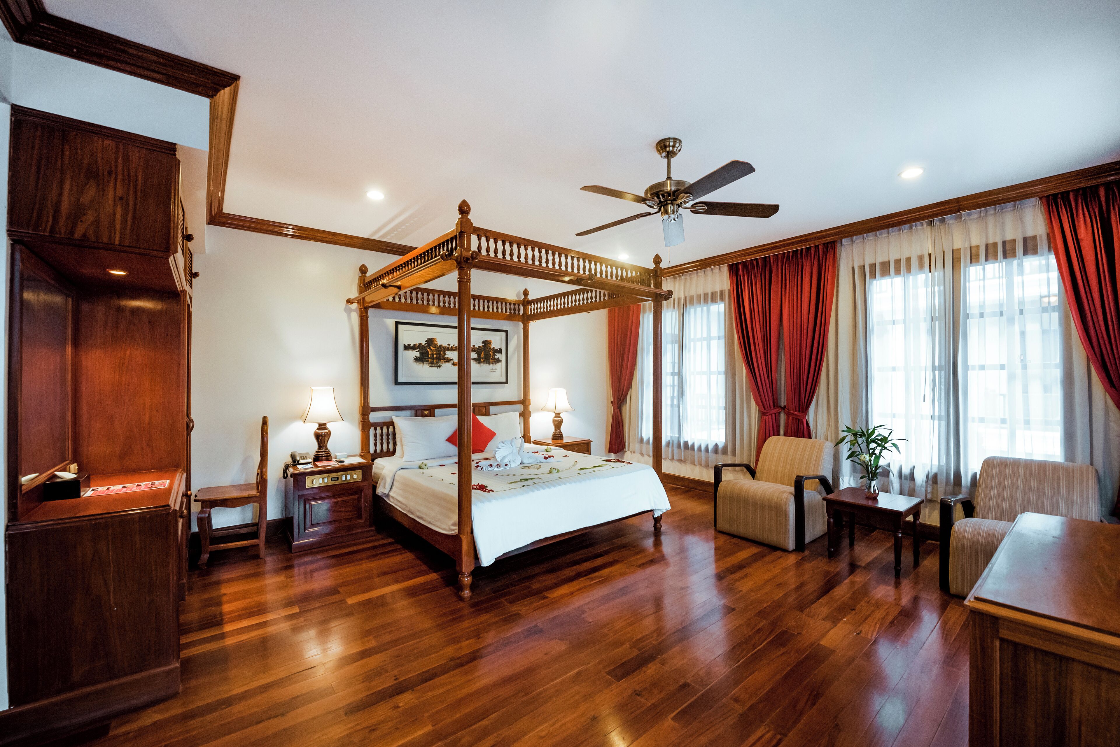 royal crown suite | 1 bedroom, minibar, in-room safe, desk