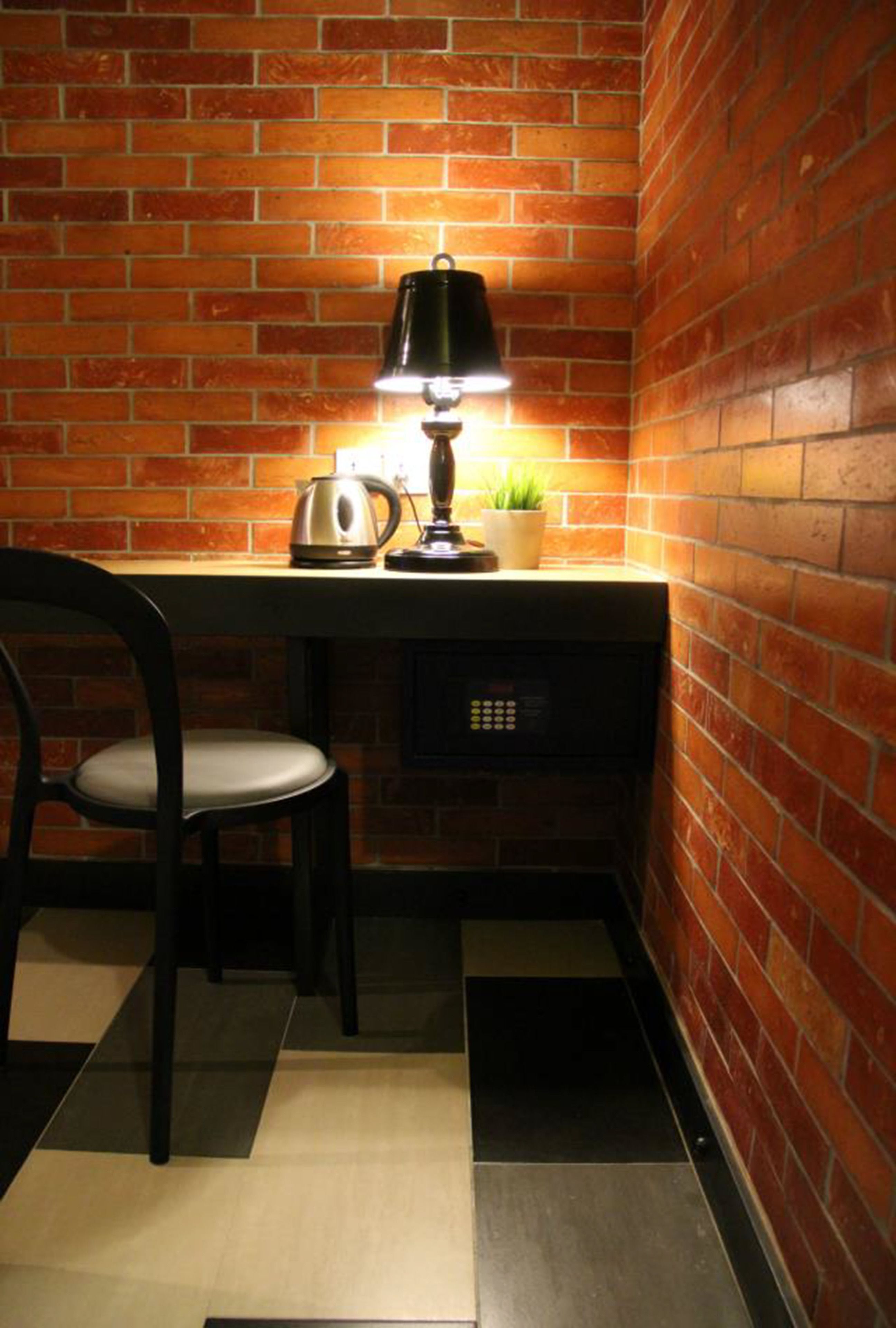 in-room business centre