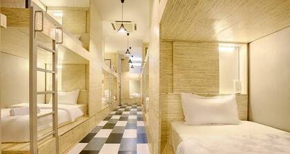 the youniQ Hotel
