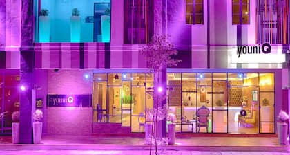 the youniQ Hotel