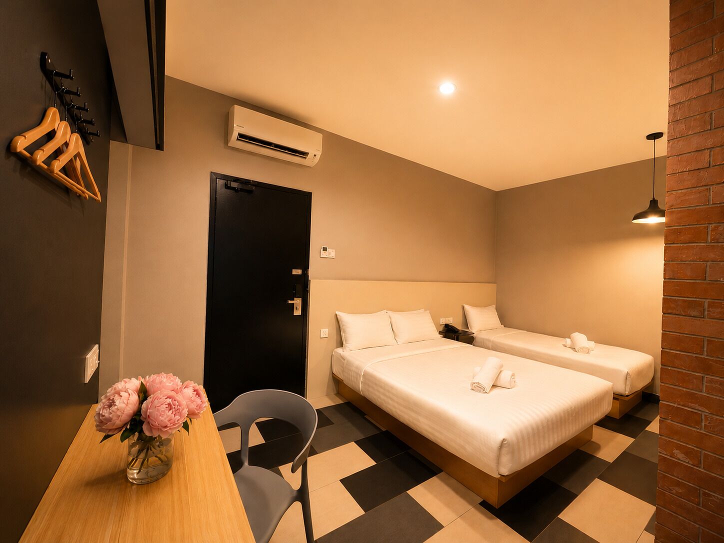 Superior Triple Room | In-room safe, desk, blackout drapes, free WiFi
