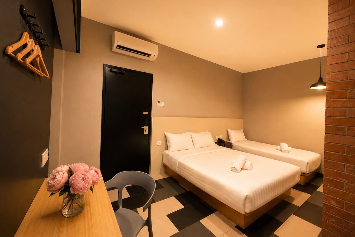 Superior Triple Room | 객실 내 금고, 책상, 암막 커튼, 무료 WiFi