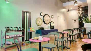 Daily local cuisine breakfast (MYR 11 per person)