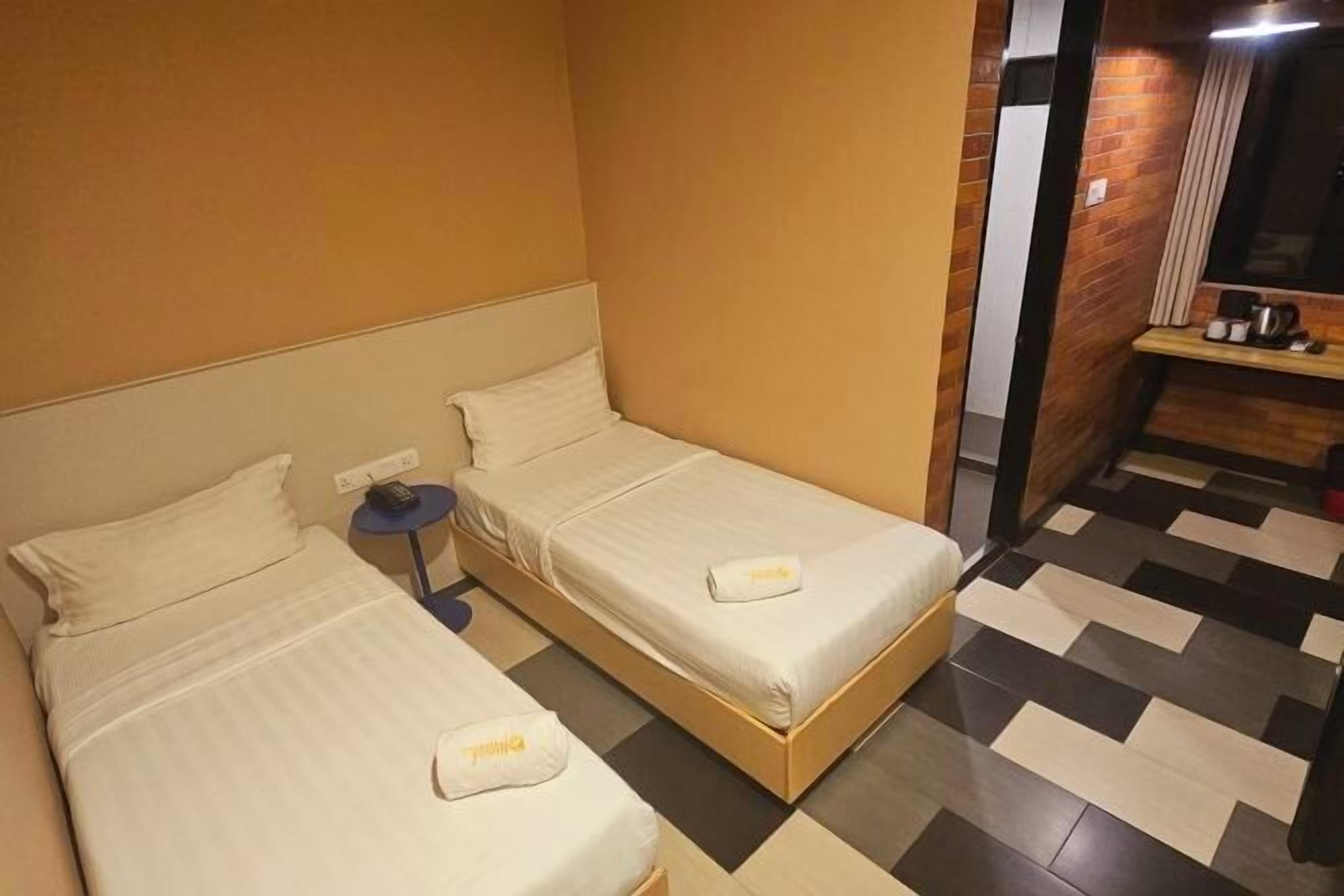 Coffres-forts dans les chambres, bureau, rideaux occultants