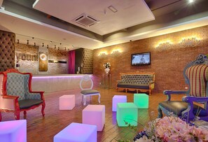 Lobby sitting area - the youniQ Hotel (Sepang)