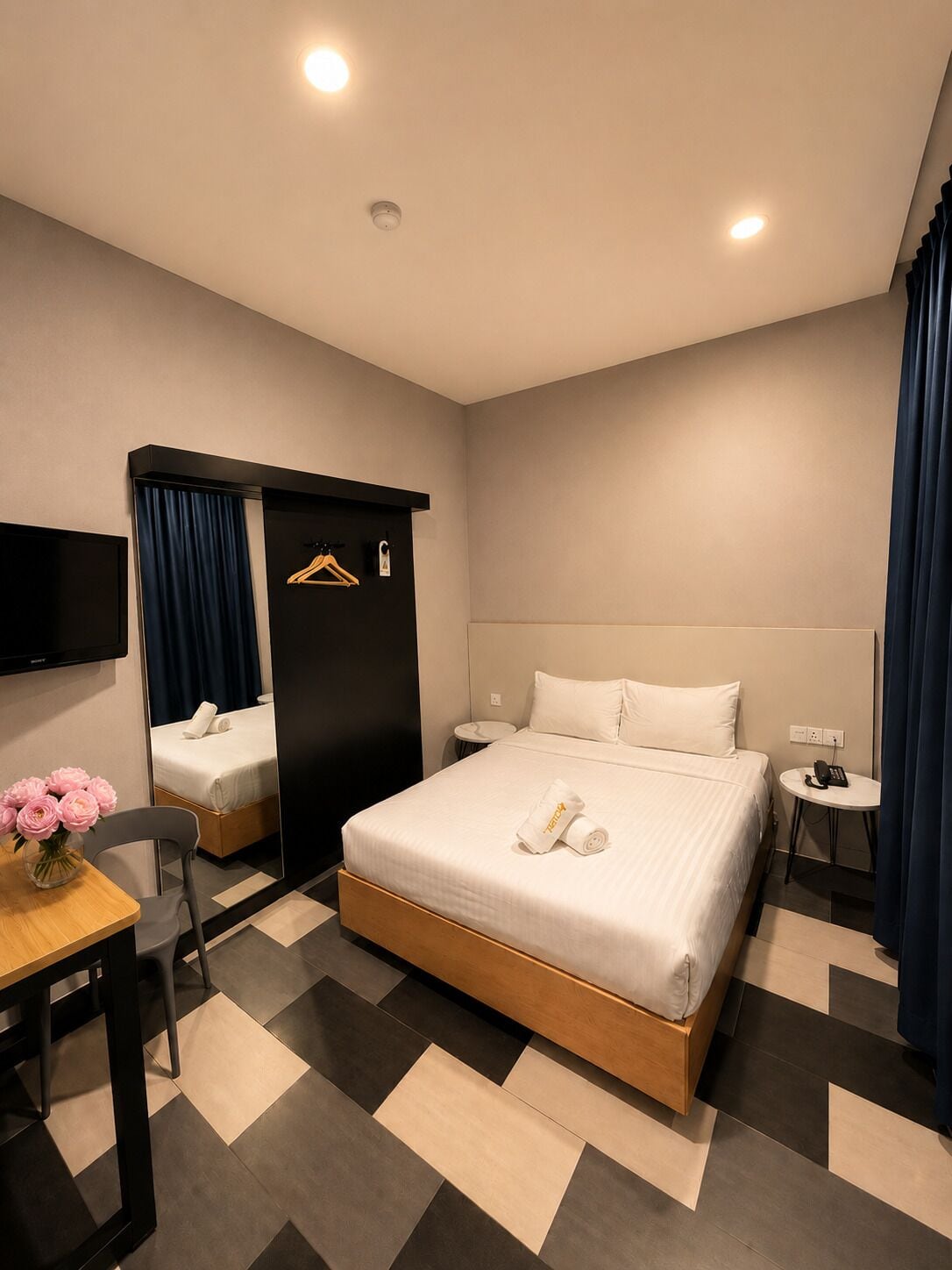 Standard Double Room | In-room safe, desk, blackout drapes, free WiFi
