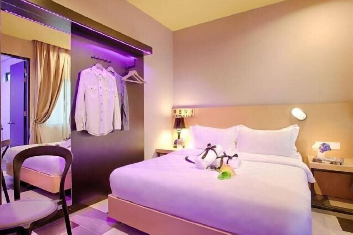 In-room safe, desk, blackout drapes, free WiFi