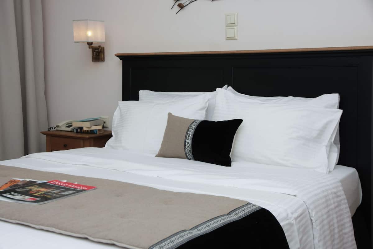 Double or Twin Room, Balcony | 1 bedroom, in-room safe, desk, iron/ironing board