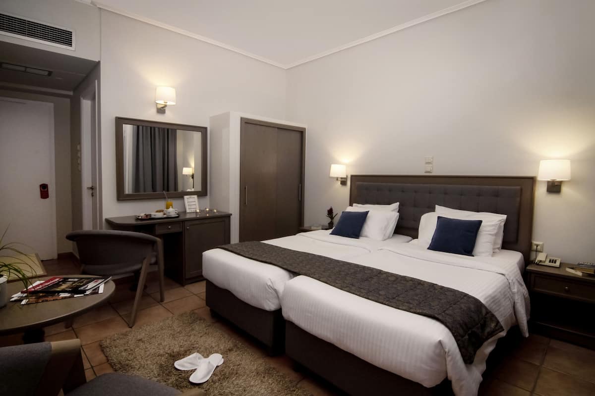 1 bedroom, in-room safe, desk, iron/ironing board
