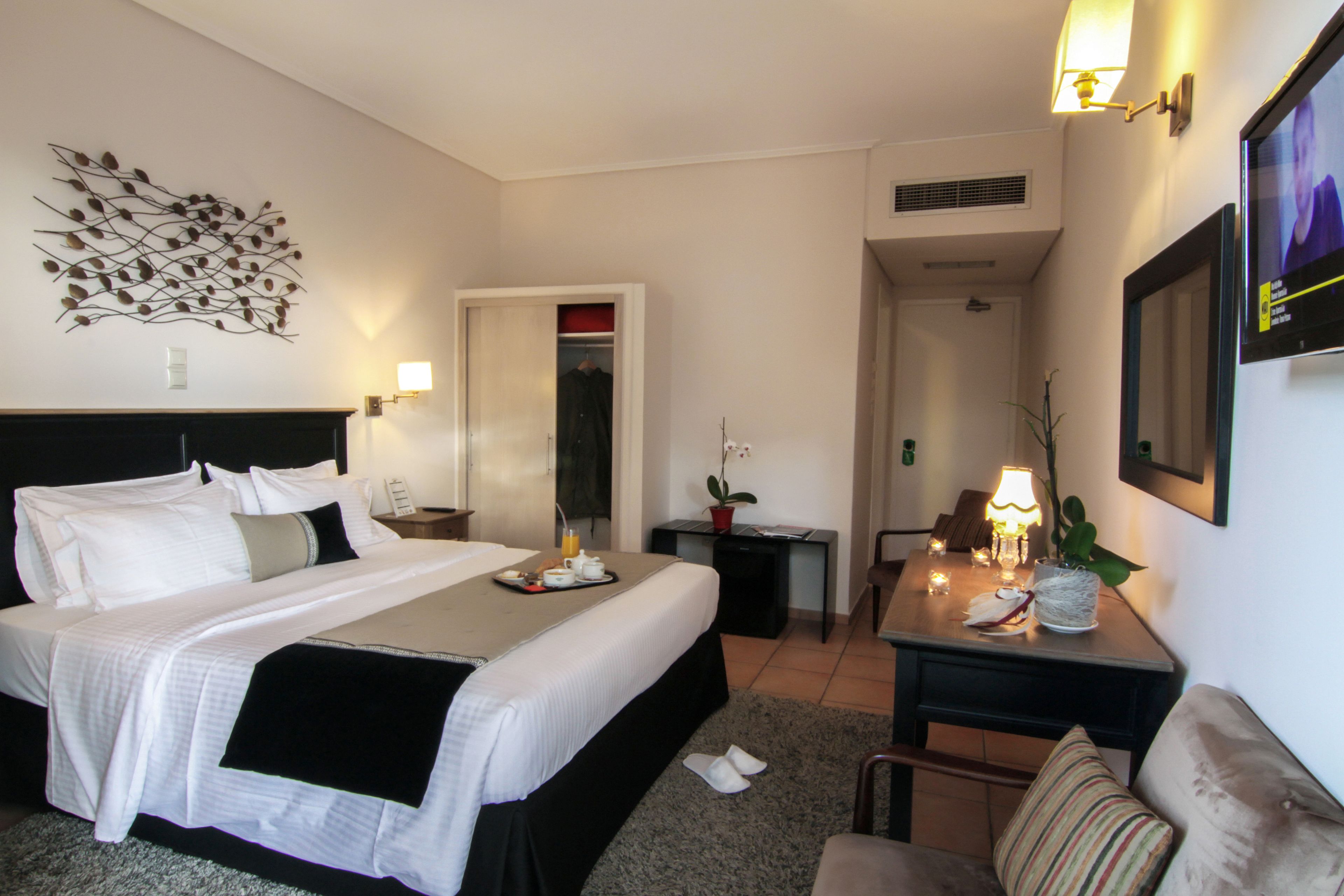 family room, balcony | 1 bedroom, in-room safe, desk, iron/ironing board