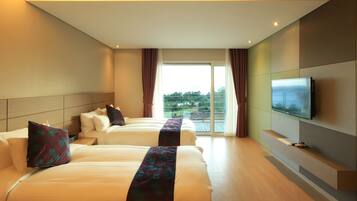 Deluxe Twin Room | Memory-foam beds, in-room safe, individually decorated