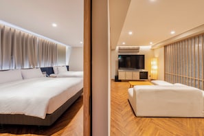 Royal Pool Suite B - Free Breakfast for 2 (Rice Noodle) | View from room