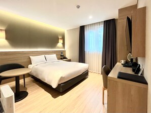 Accessible Double Room - No bathtub equipped. Shower only