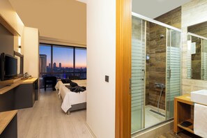 Family Room | Bathroom | Hair dryer, slippers, towels, soap