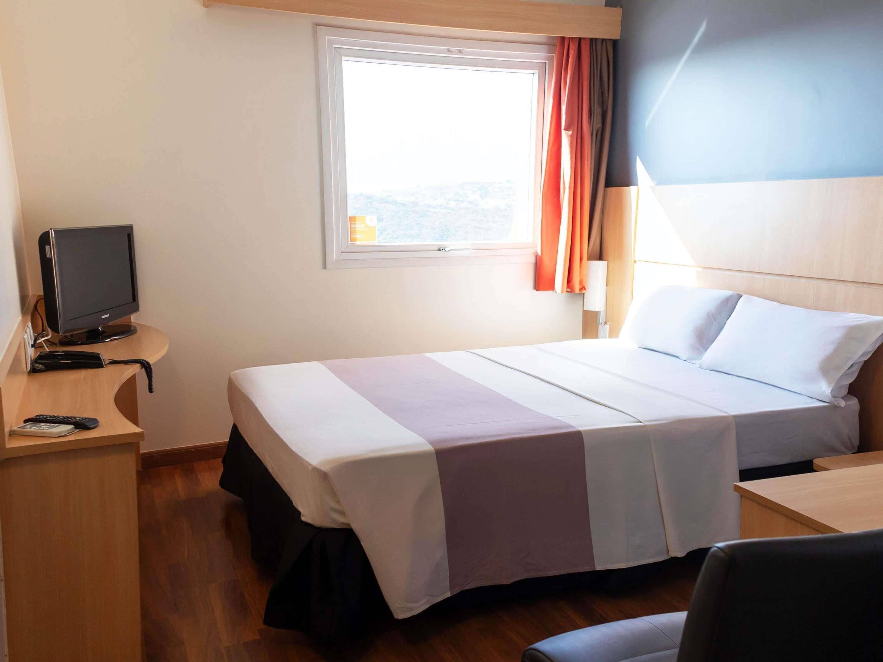 Căn hộ Tiêu chuẩn, 1 giường đôi, phù hợp cho người khuyết tật | Minibar, bàn, phòng cách âm, nôi (giường cho trẻ sơ sinh) miễn phí 