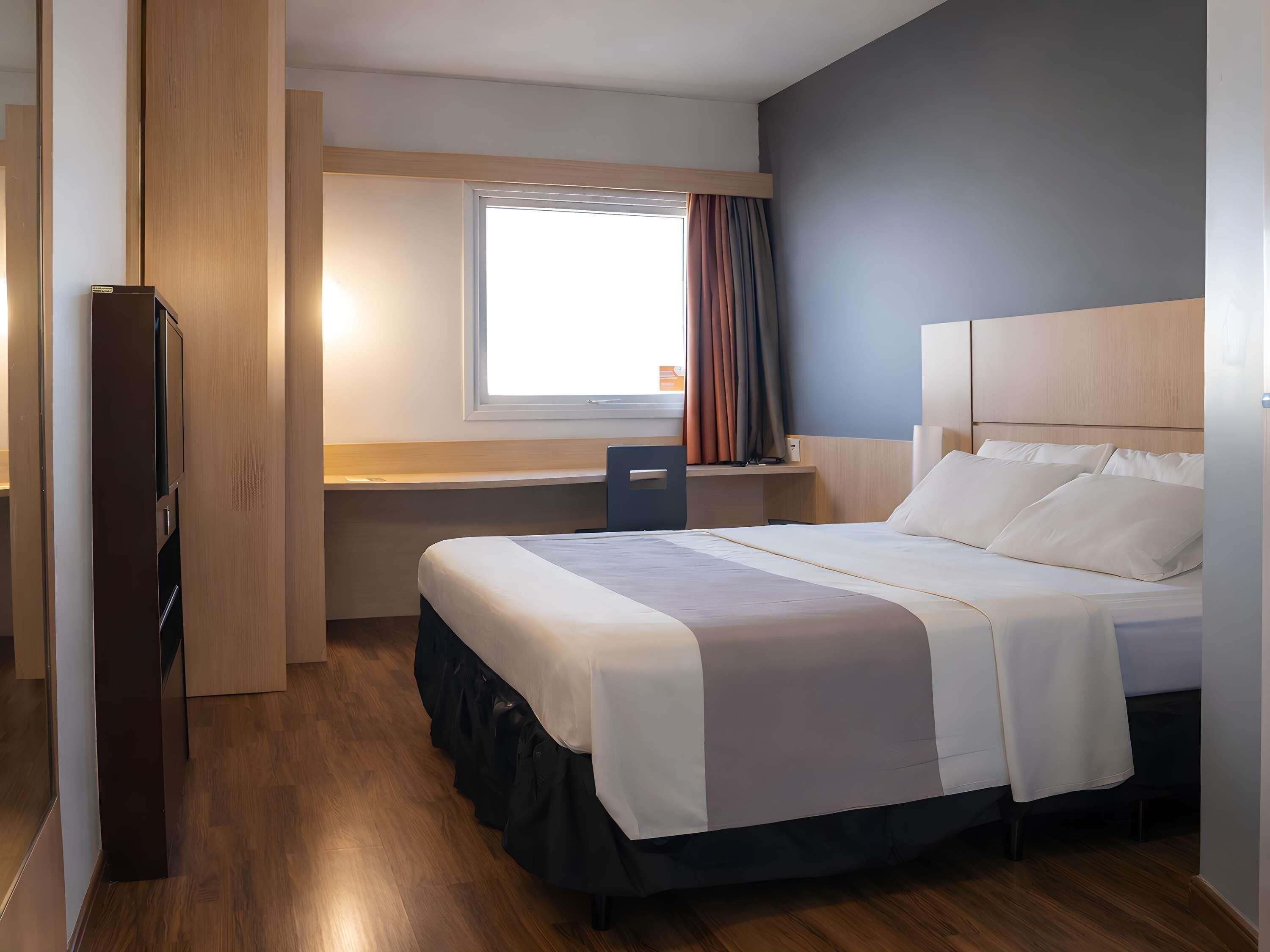 Phòng Tiêu chuẩn, 1 giường đôi | Minibar, bàn, phòng cách âm, nôi (giường cho trẻ sơ sinh) miễn phí 