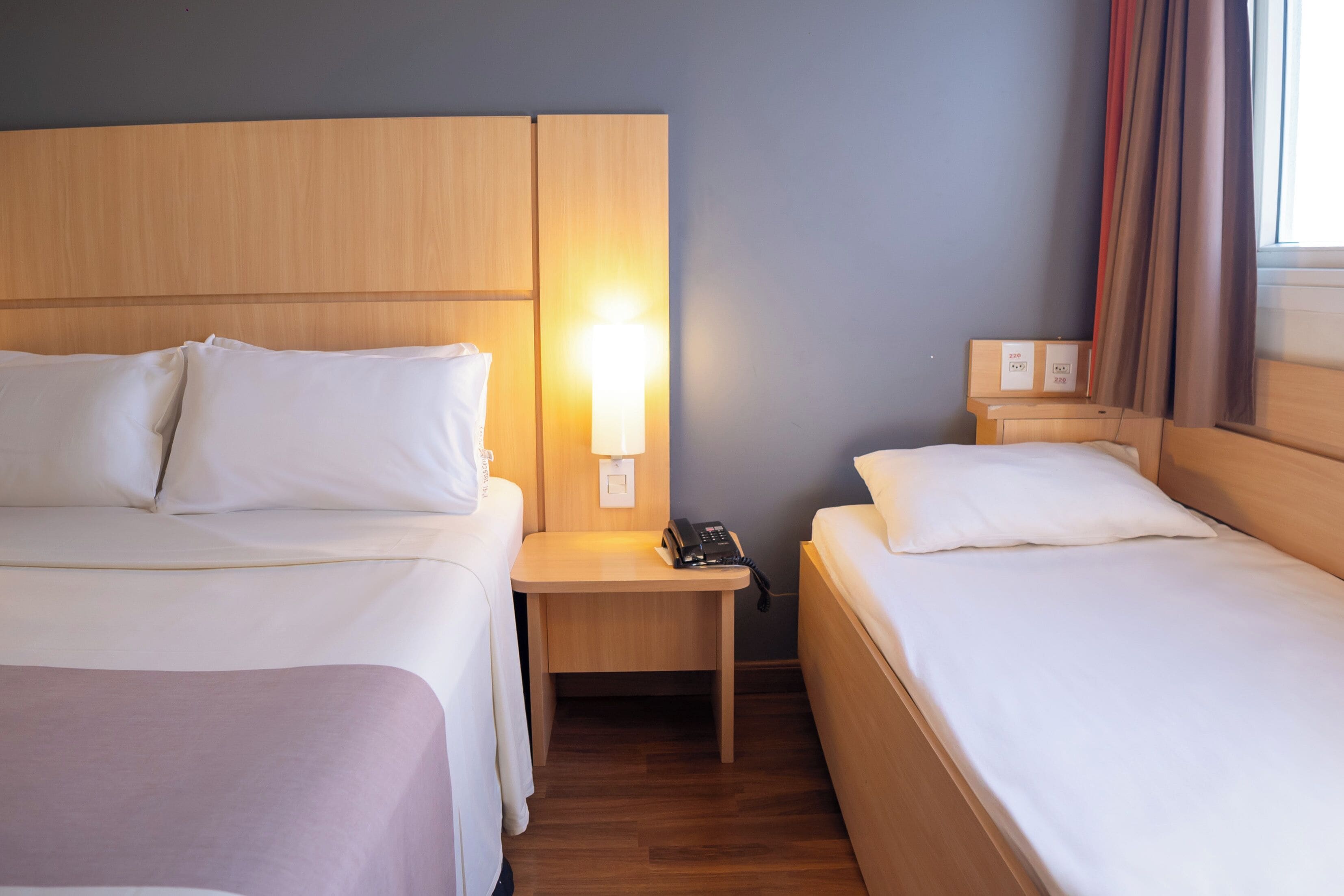 standard room, 1 double bed | minibar, desk, soundproofing, free cots/infant beds