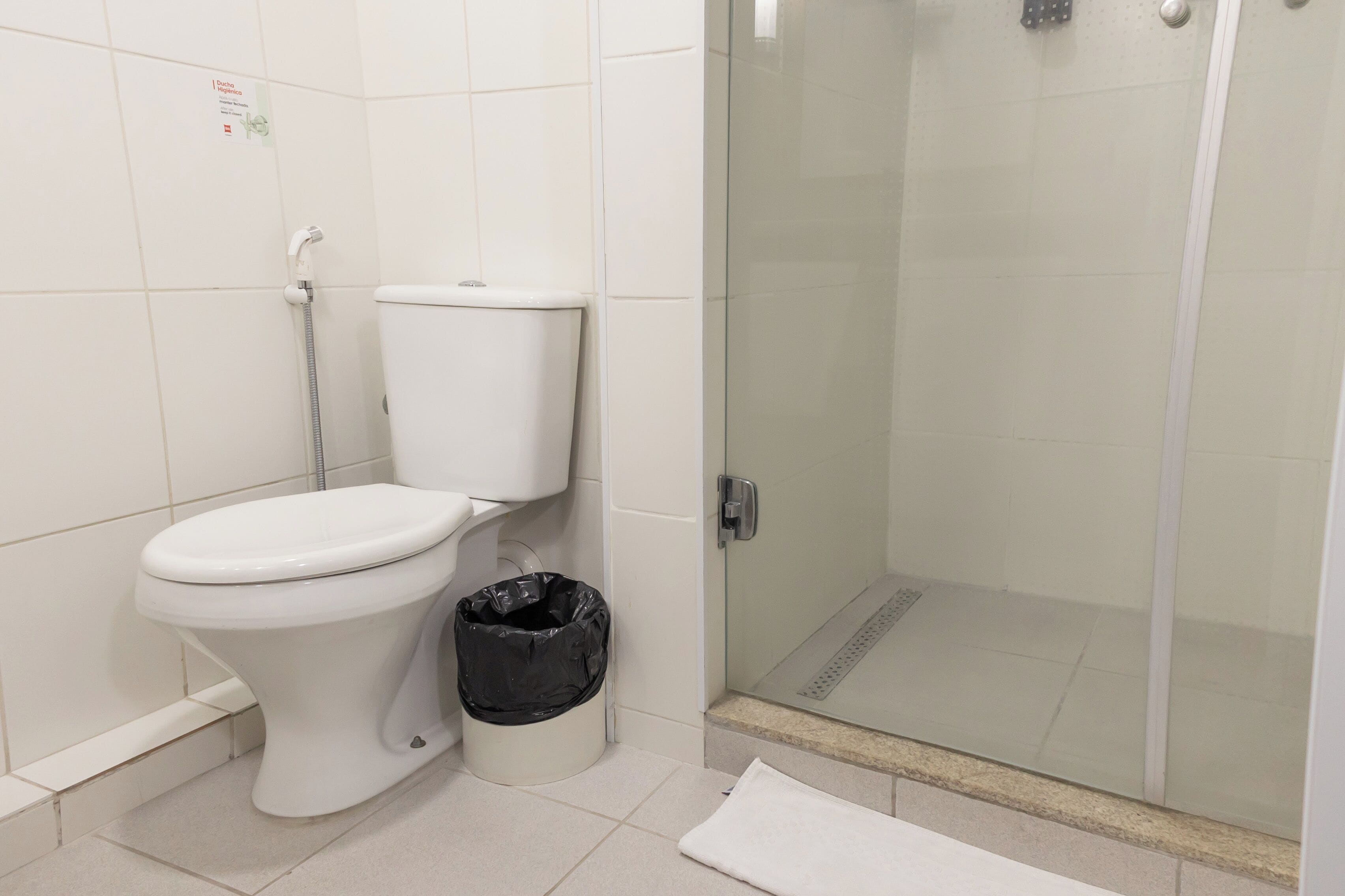 standard room, 2 single beds | bathroom | eco-friendly toiletries, hair dryer, bidet, towels