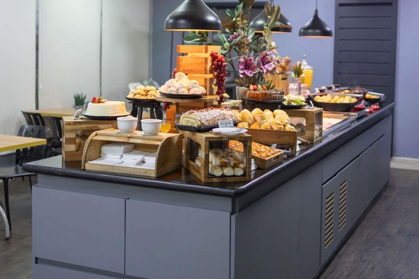 Daily buffet breakfast for a fee