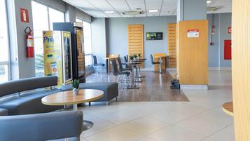 32-Zoll-LCD-Fernseher mit Kabelempfang, Fernseher