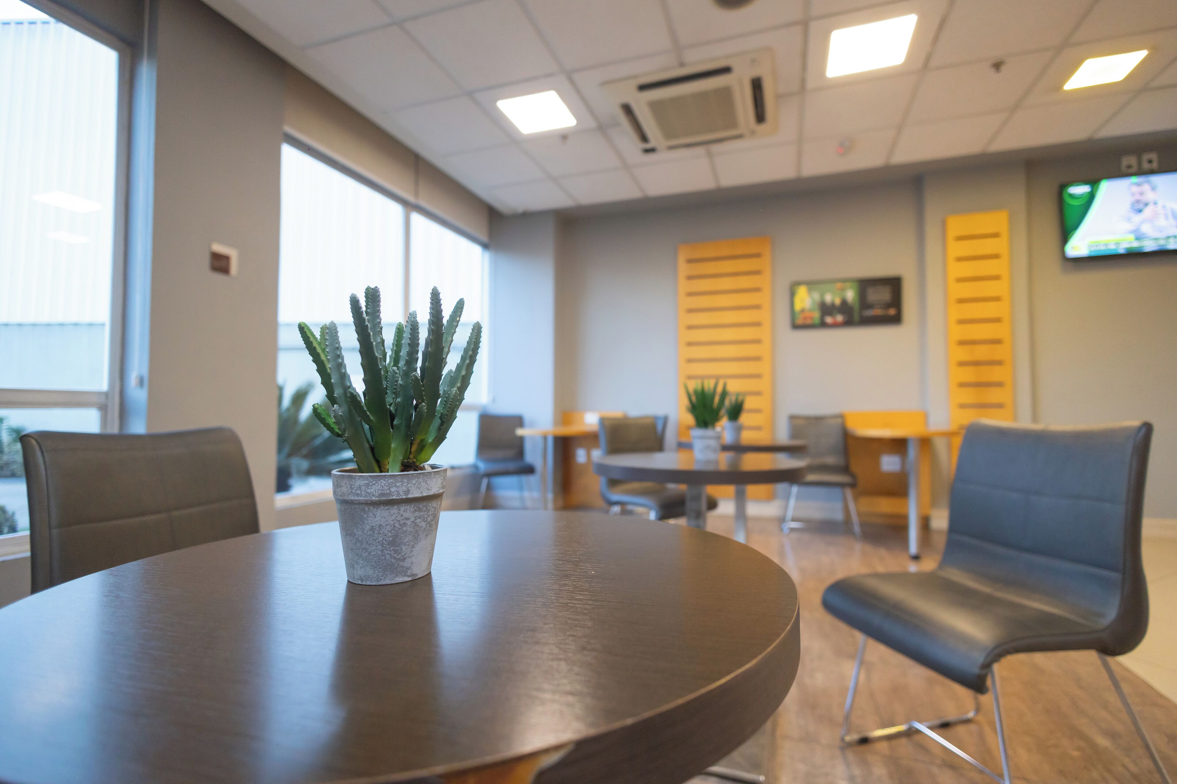 32-inch lcd tv with cable channels, tv