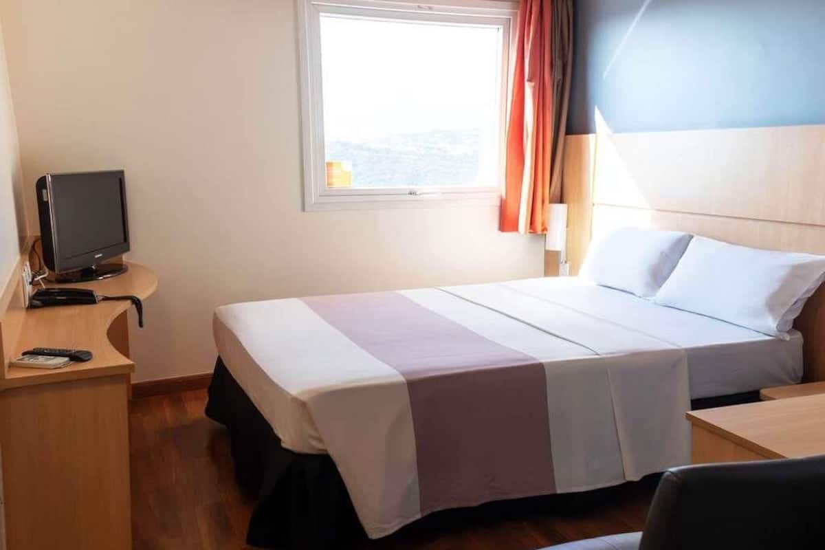 Standaard appartement, 1 tweepersoonsbed, toegankelijk voor mindervaliden | Een minibar, een bureau, geluiddichte muren, gratis babybedden