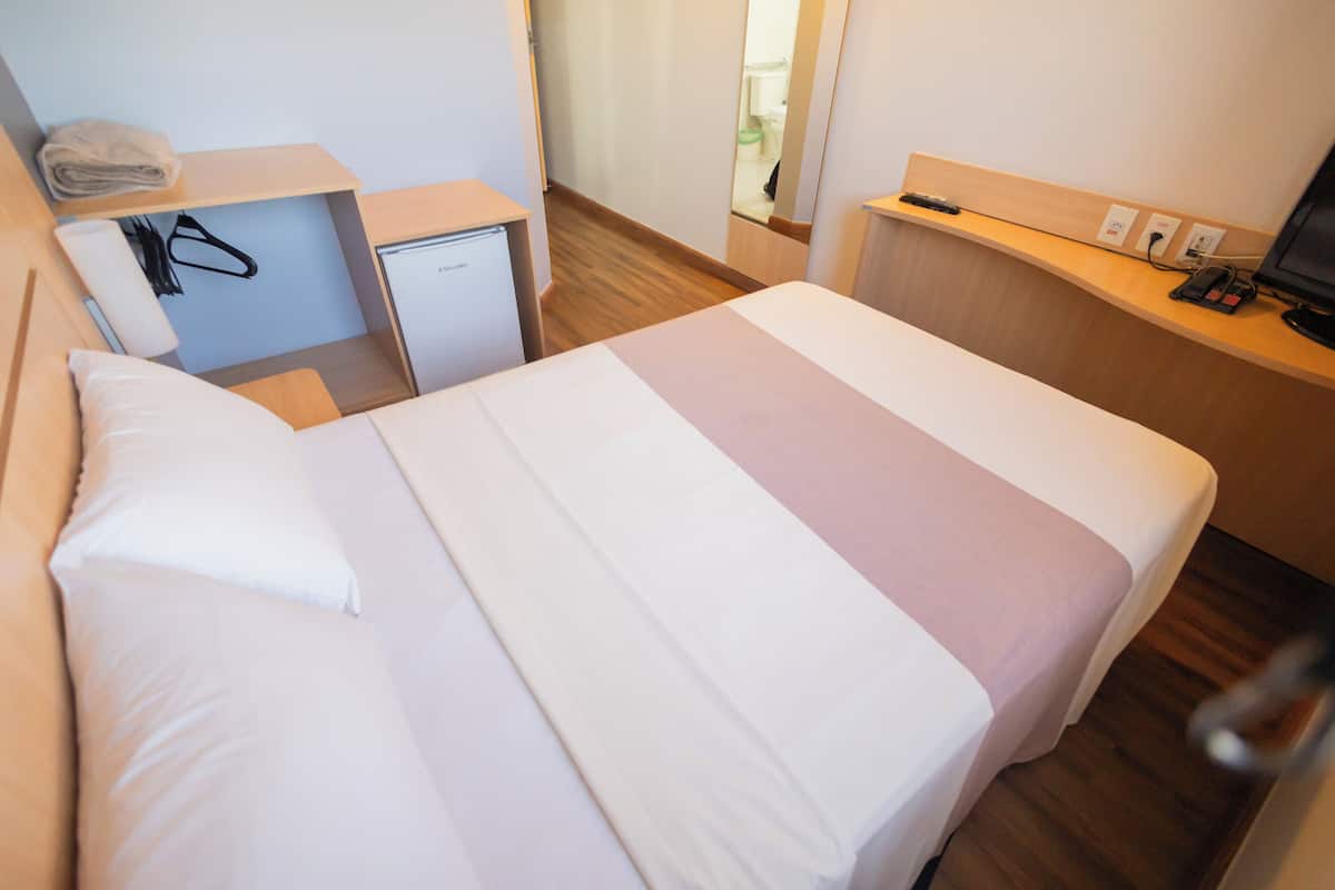 Standard Apartment, 1 Double Bed, Accessible | Minibar, desk, soundproofing, free cots/infant beds