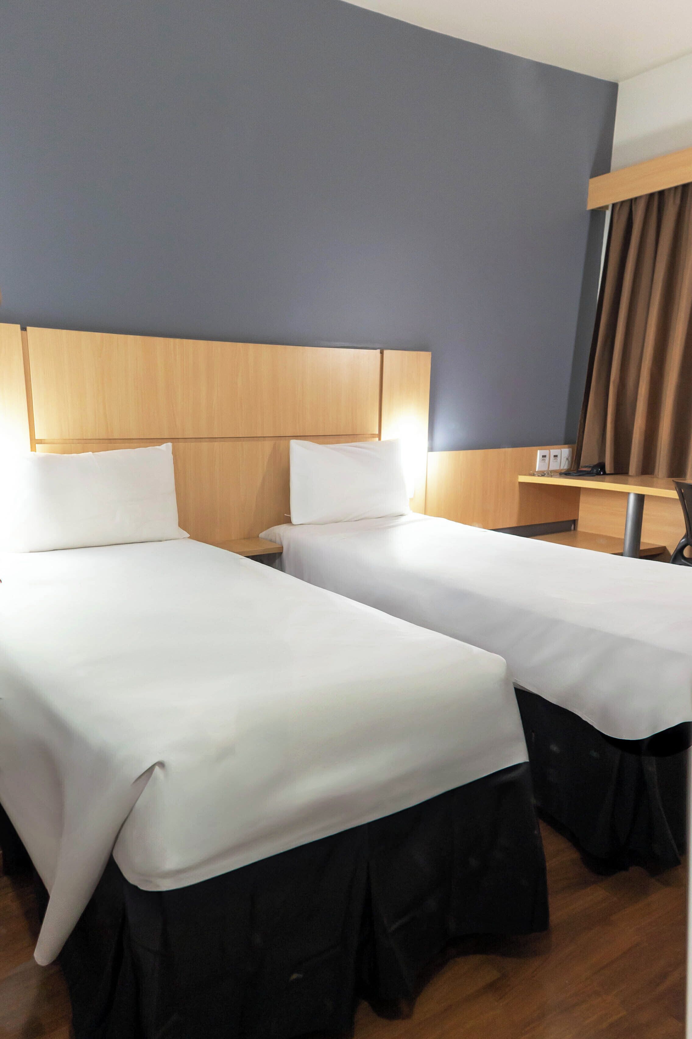 Standard Room, 2 Single Beds | Minibar, desk, soundproofing, free cots/infant beds