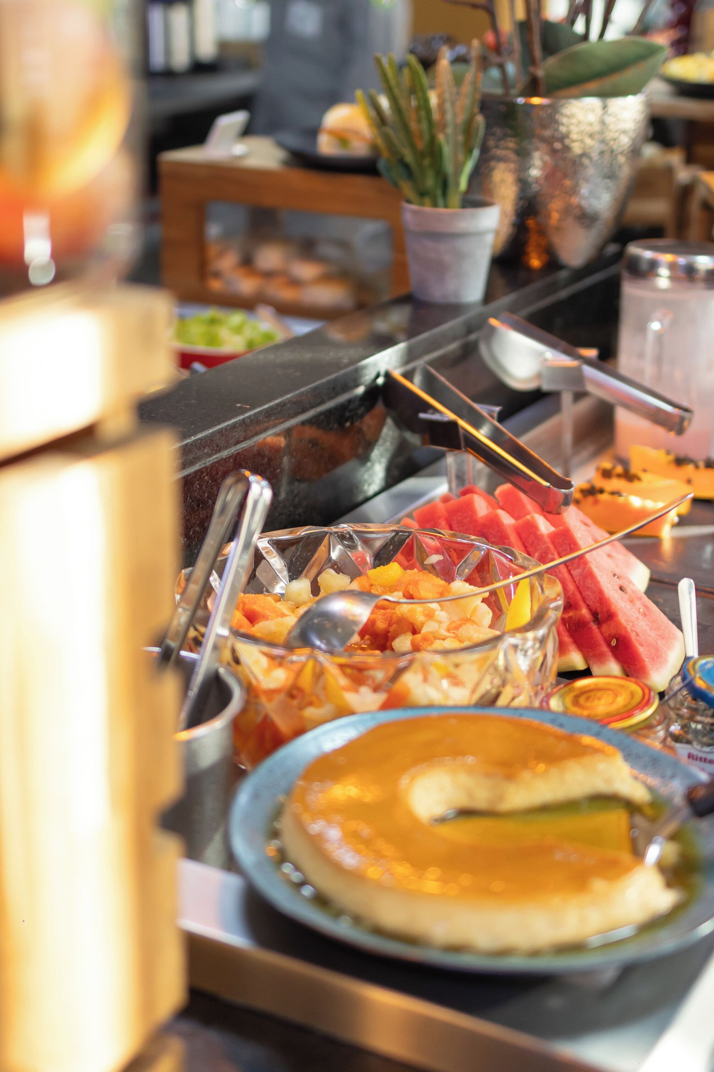 daily buffet breakfast (brl 29 per person)