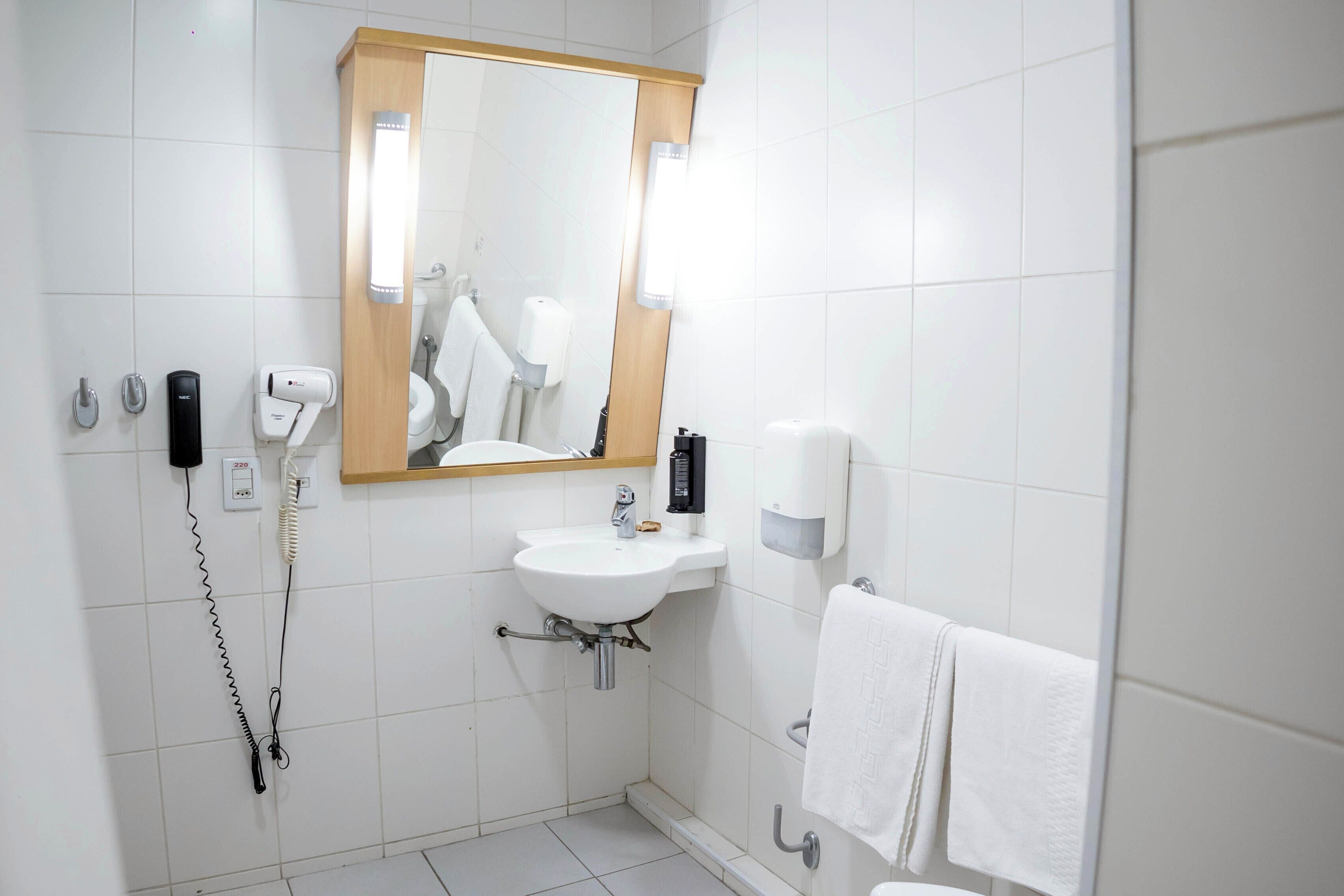 standard apartment, 1 double bed, accessible | bathroom | eco-friendly toiletries, hair dryer, bidet, towels
