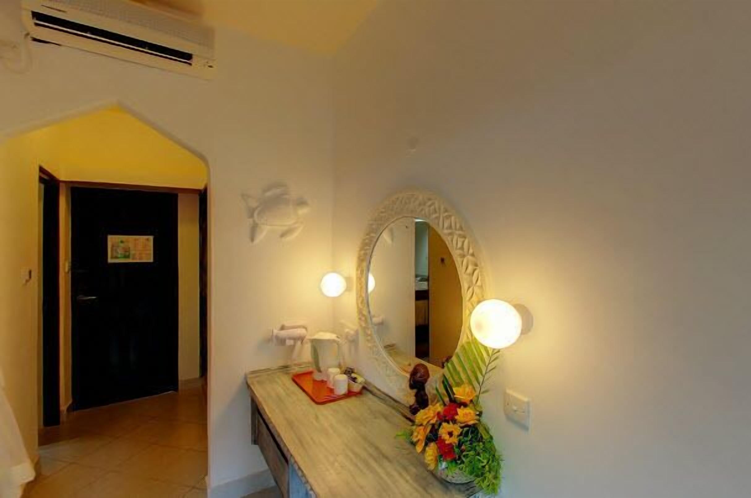 in-room safe, free wifi