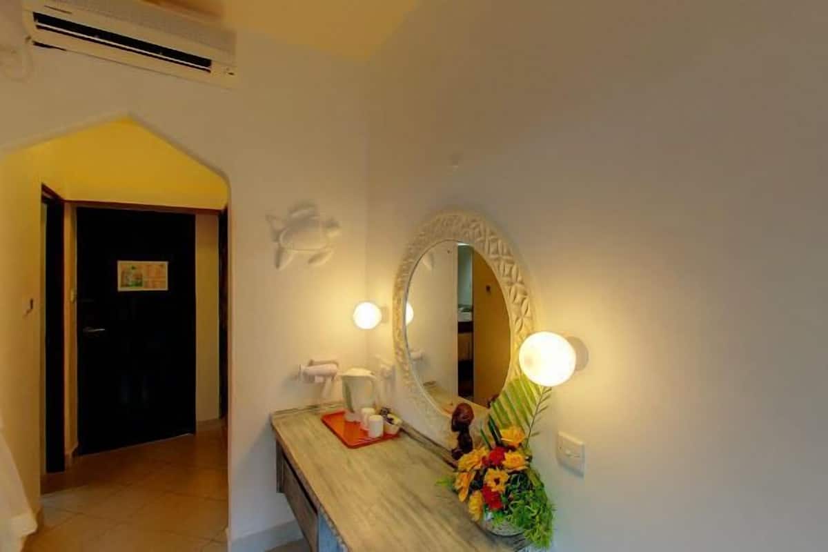 in-room safe, free wifi