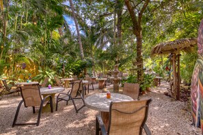 Garden - El Sano Banano Beachside Hotel (Cóbano)