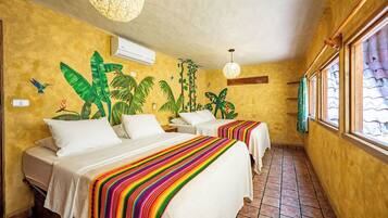 Village Room - 2 Queens | Chambres insonorisées, Wi-Fi gratuit, draps fournis