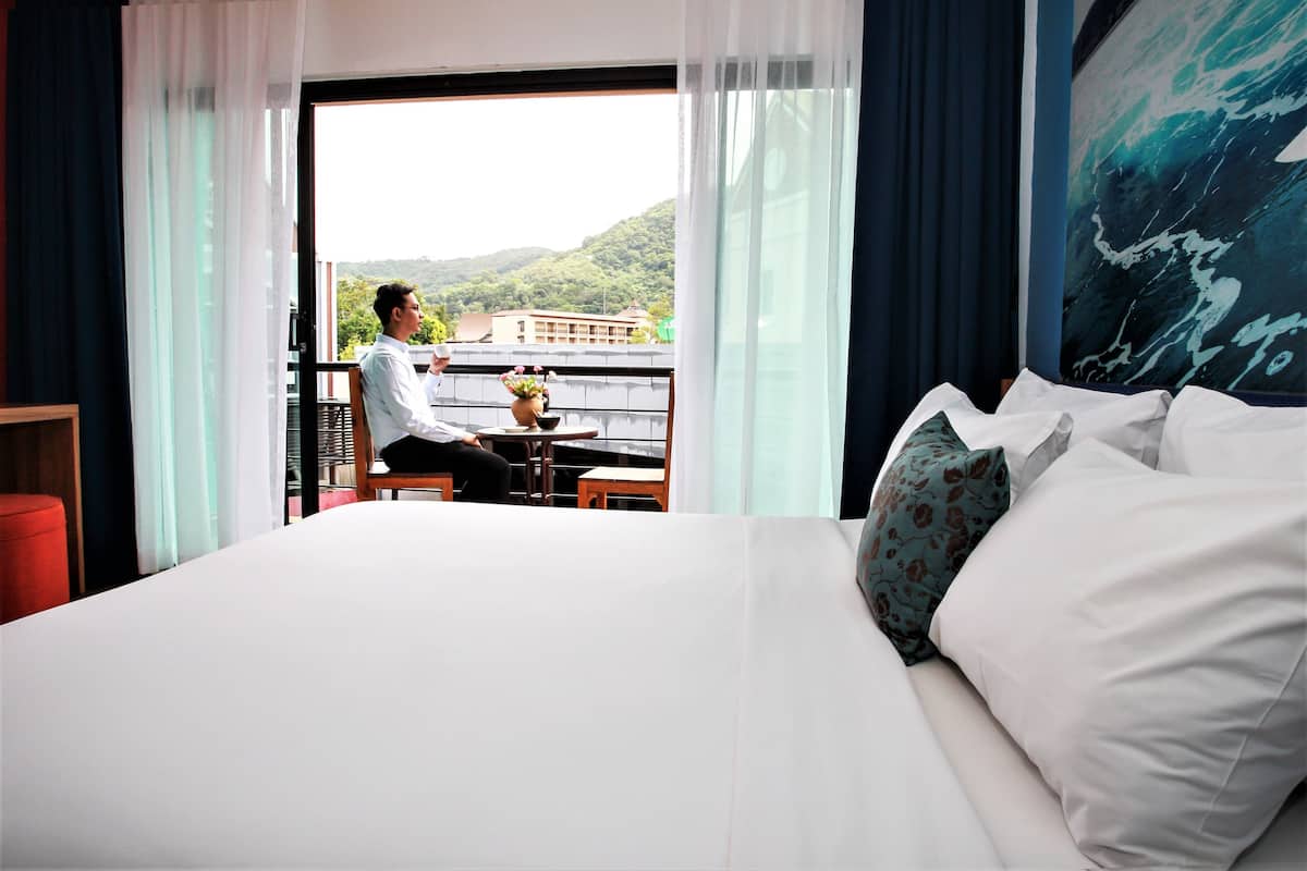 Phòng Superior, ban công | Bộ đồ giường cao cấp, minibar, két bảo mật tại phòng