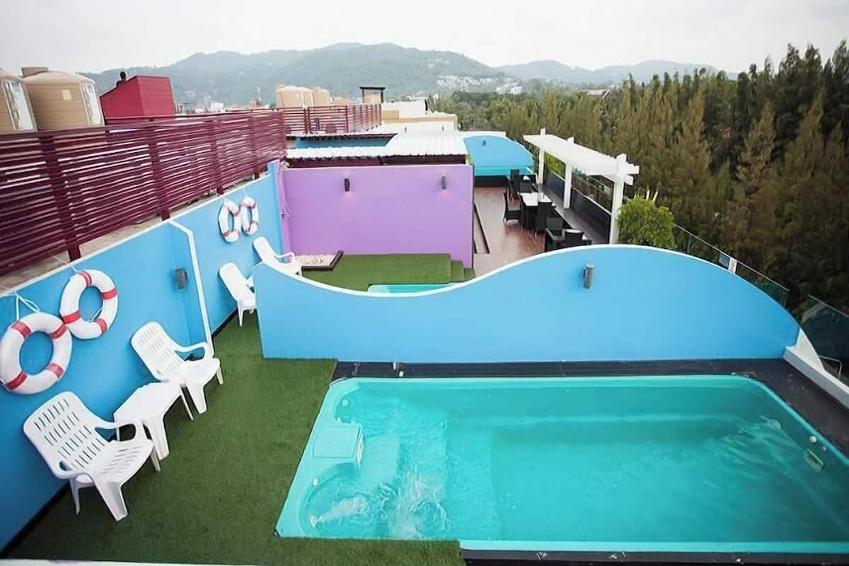 Pool | A rooftop pool